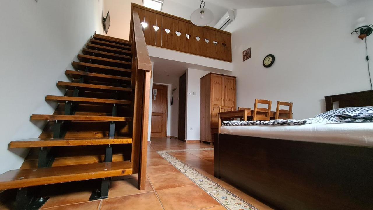Gyulai Fuerdoe Apartman Экстерьер фото