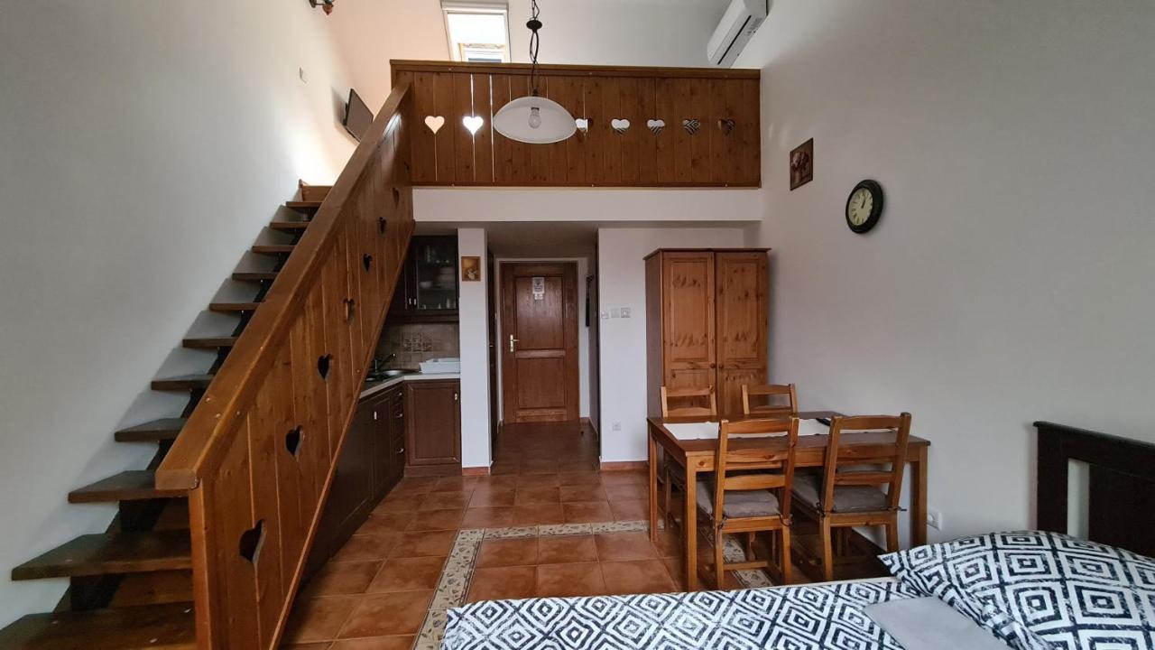 Gyulai Fuerdoe Apartman Экстерьер фото