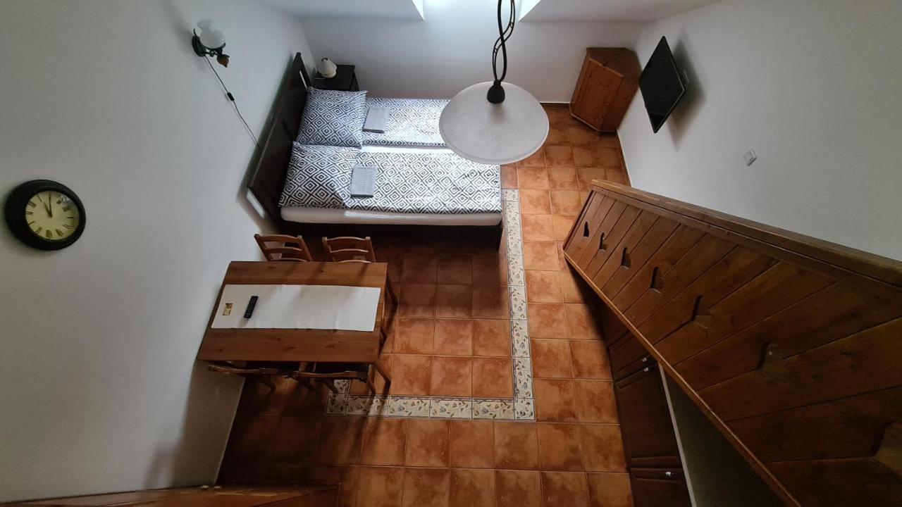 Gyulai Fuerdoe Apartman Экстерьер фото