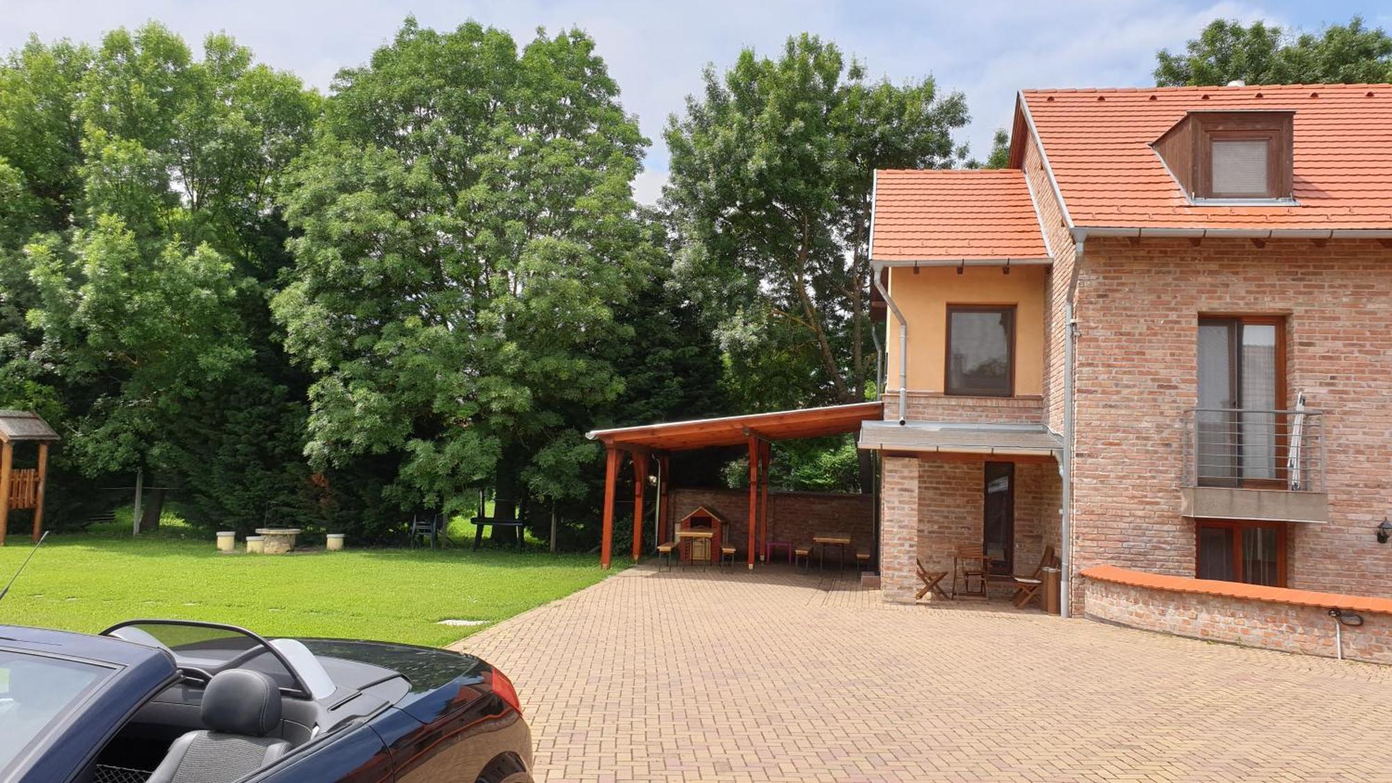 Gyulai Fuerdoe Apartman Экстерьер фото