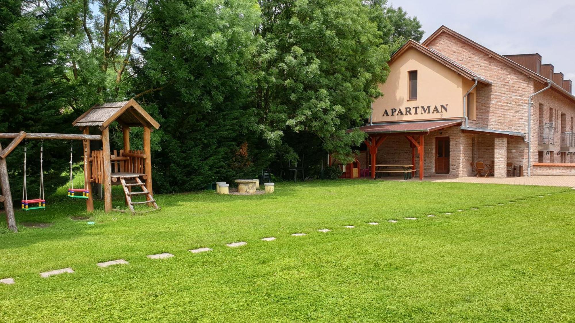 Gyulai Fuerdoe Apartman Экстерьер фото