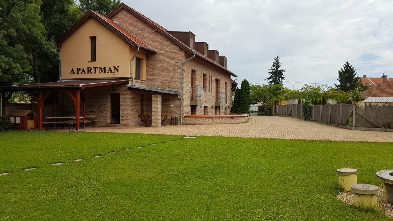 Gyulai Fuerdoe Apartman Экстерьер фото