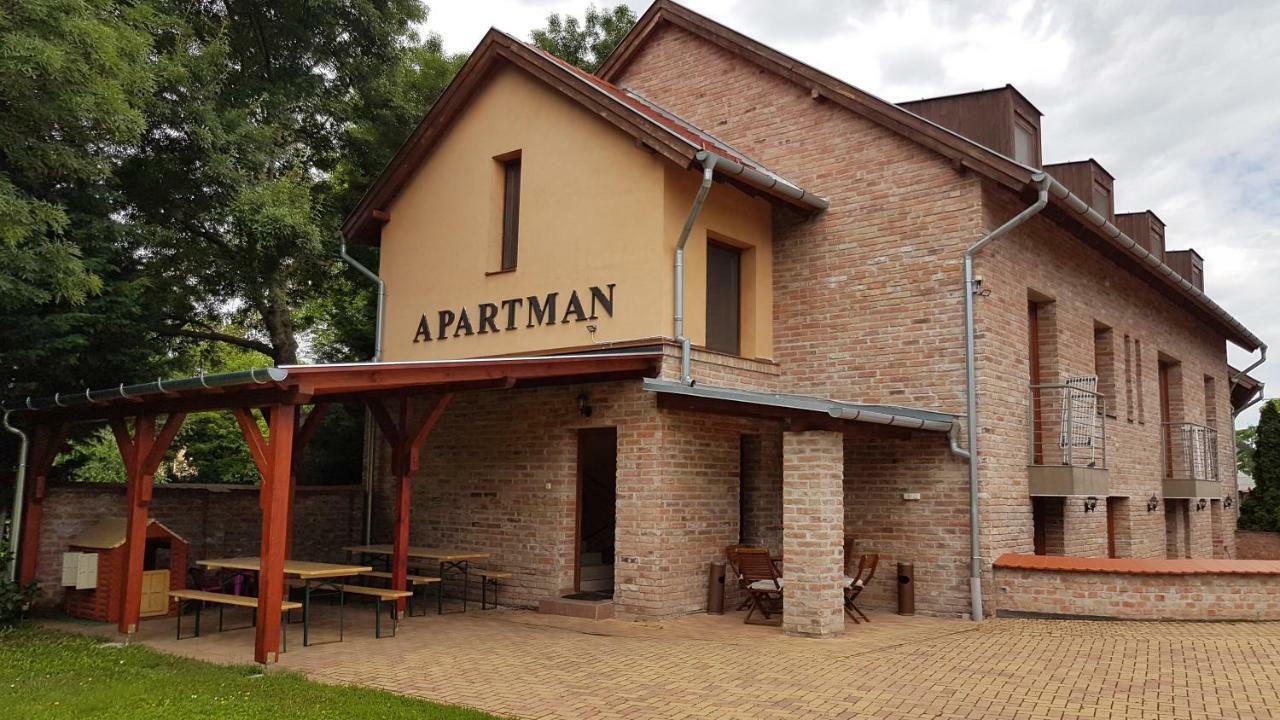 Gyulai Fuerdoe Apartman Экстерьер фото