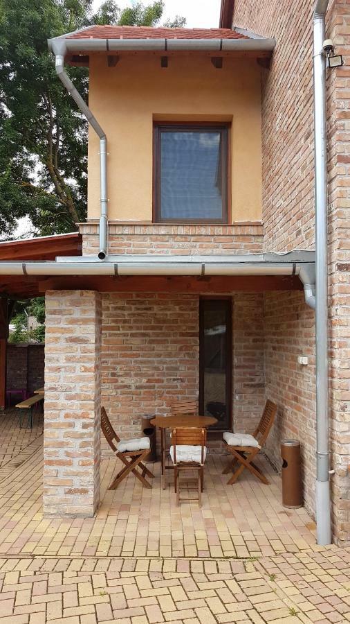 Gyulai Fuerdoe Apartman Экстерьер фото
